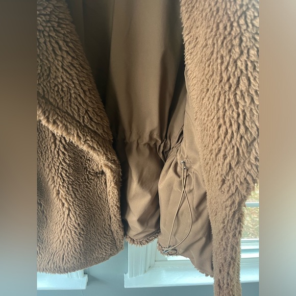 Express Teddy Cinched Back Vest - Picture 12 of 12